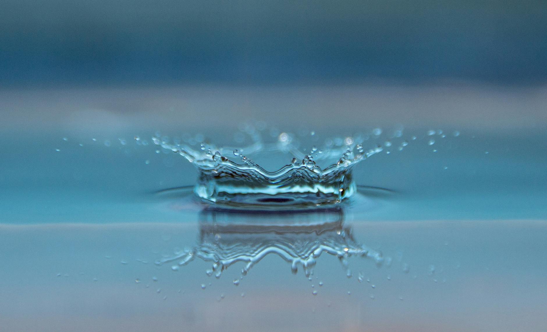 water droplet in shallow photo